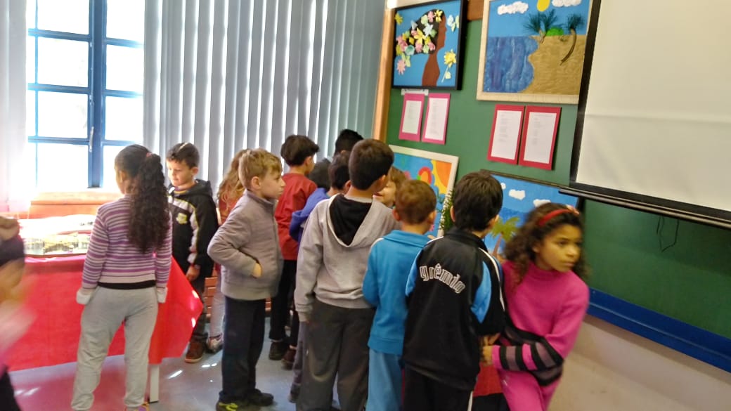 Ciep recebe visitas da comunidade para sua mostra de trabalhos de artes