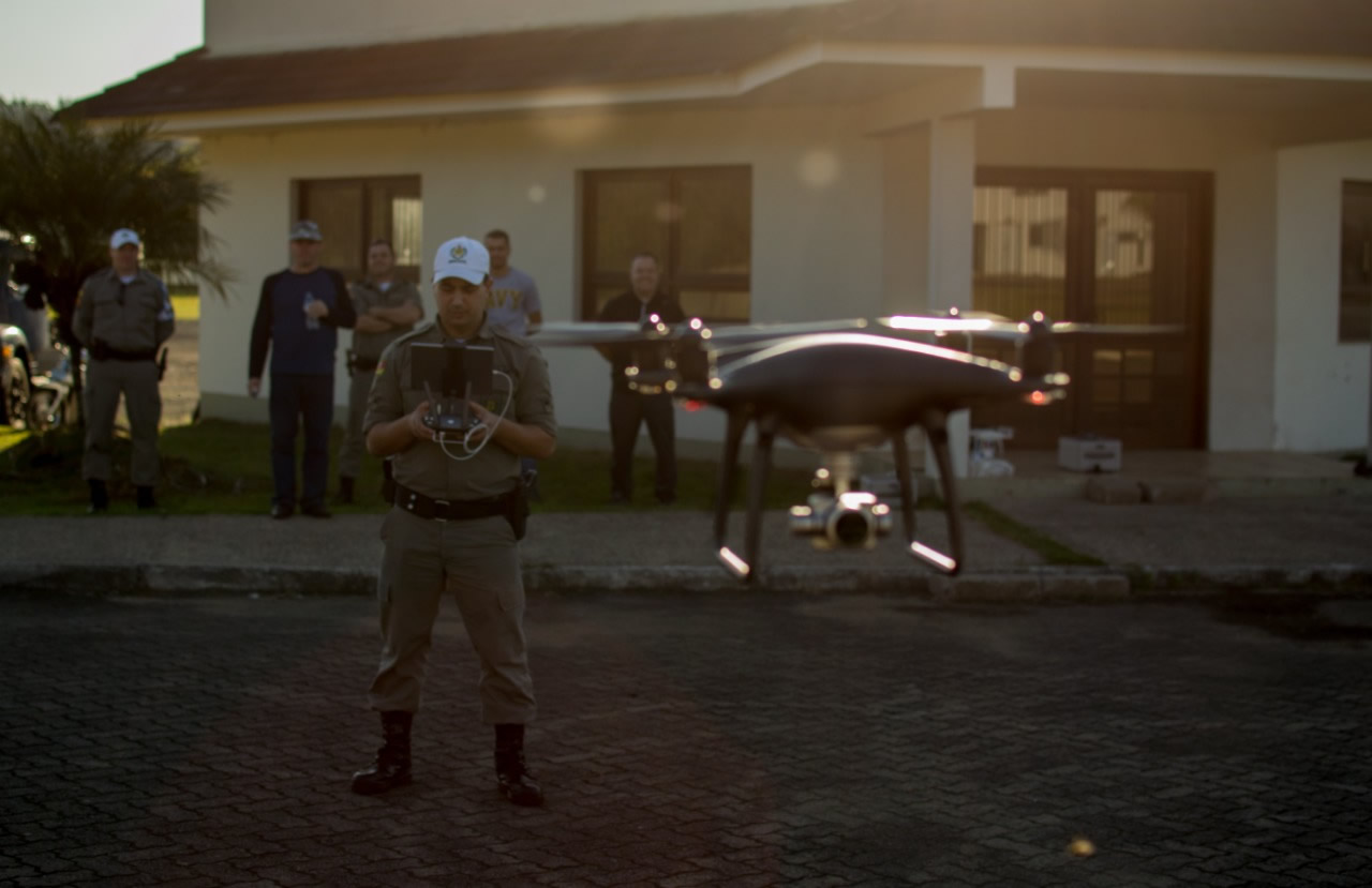 Batalhão Turístico da Brigada Militar compra drone com verba da Oktoberfest