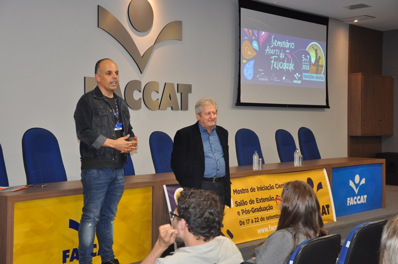 Mostra busca despertar a vocação científica na Faccat