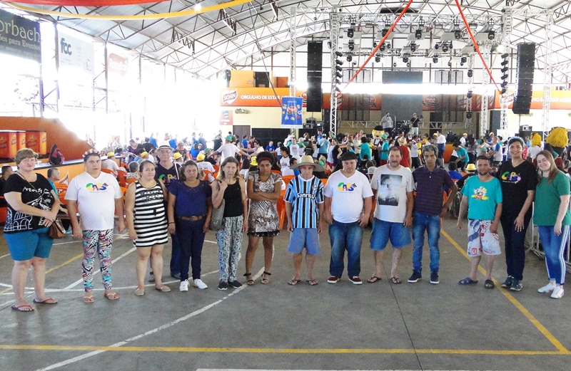 Dia especial na Oktoberfest conquista pacientes do CAPS de Igrejinha