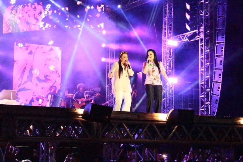 Veja mais de 70 FOTOS do show de Maiara e Maraísa na Oktoberfest de Igrejinha