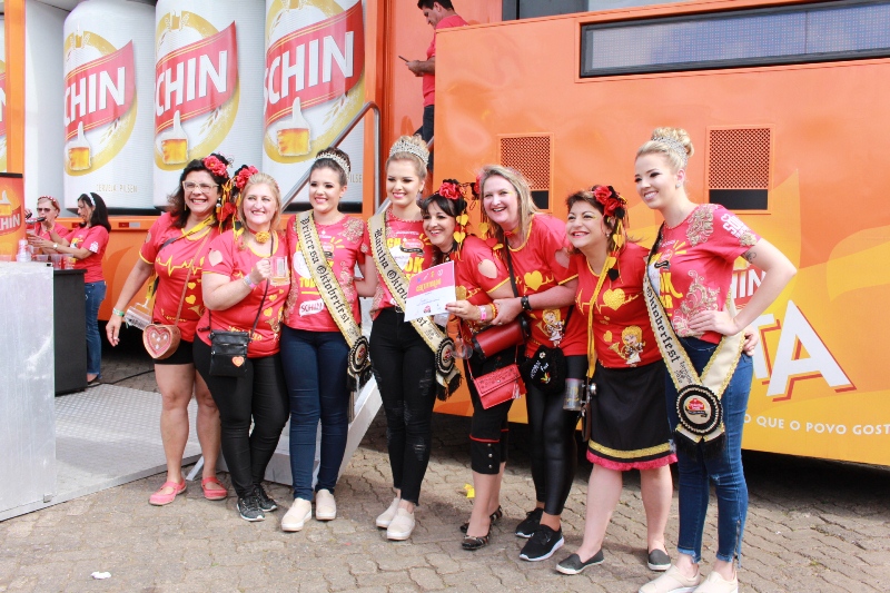 As Fridas vence concurso da Camiseta Criativa da Oktoberfest