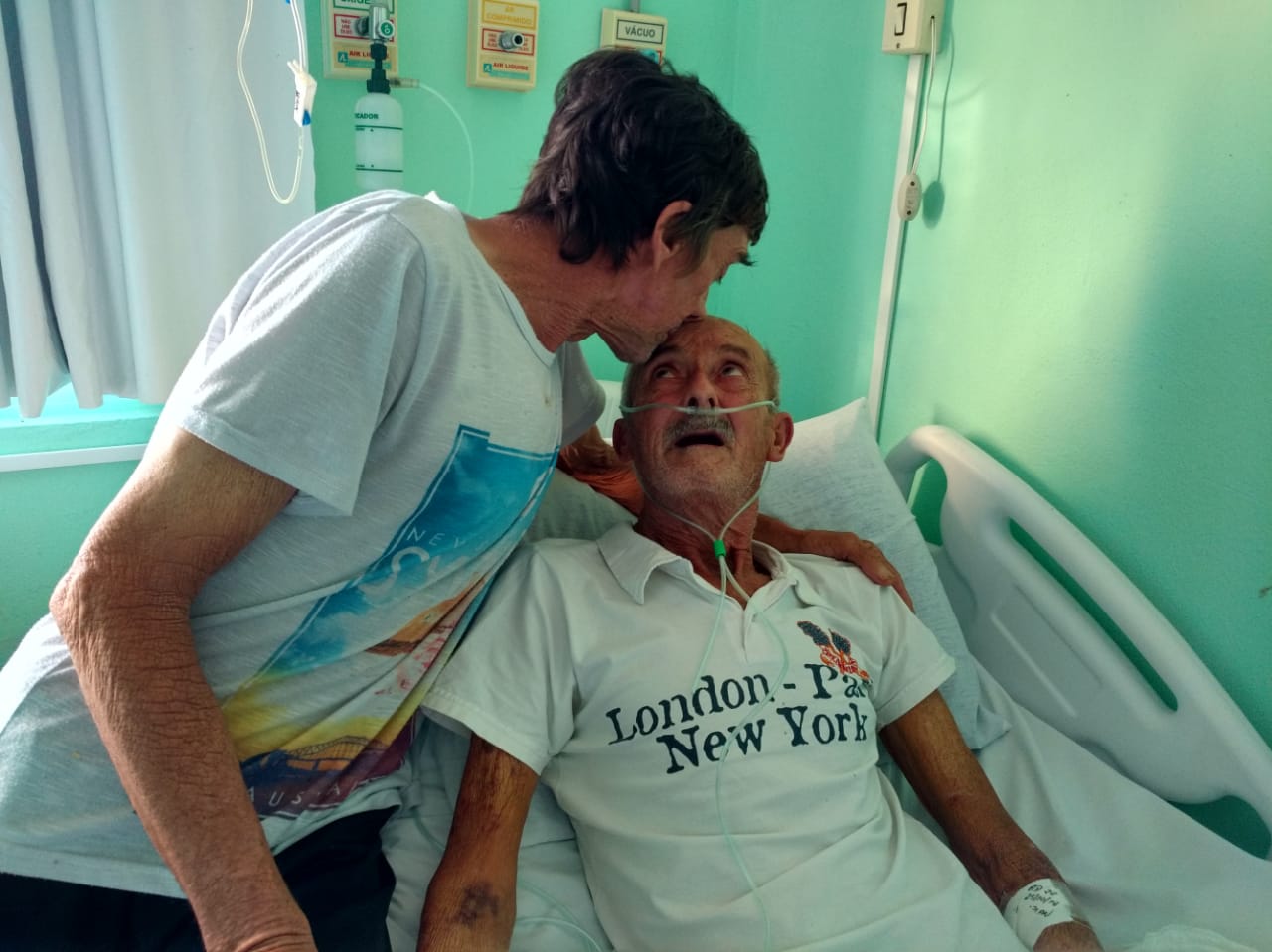 Roteiro de filme: irmãos se reencontram depois de 30 anos sem contato