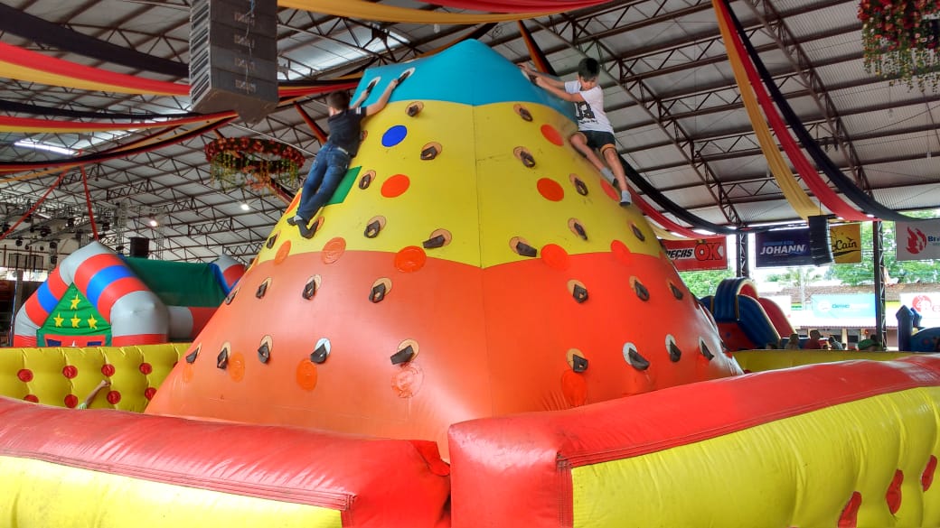 Leões, crocodilos gigantes, príncipes e princesas: a diversão na Oktoberfest das crianças