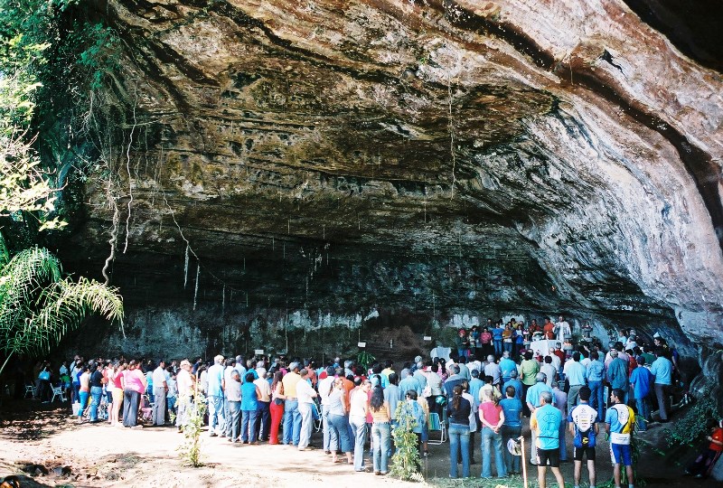 Romaria à Toca Santa movimenta o feriado no interior de Taquara
