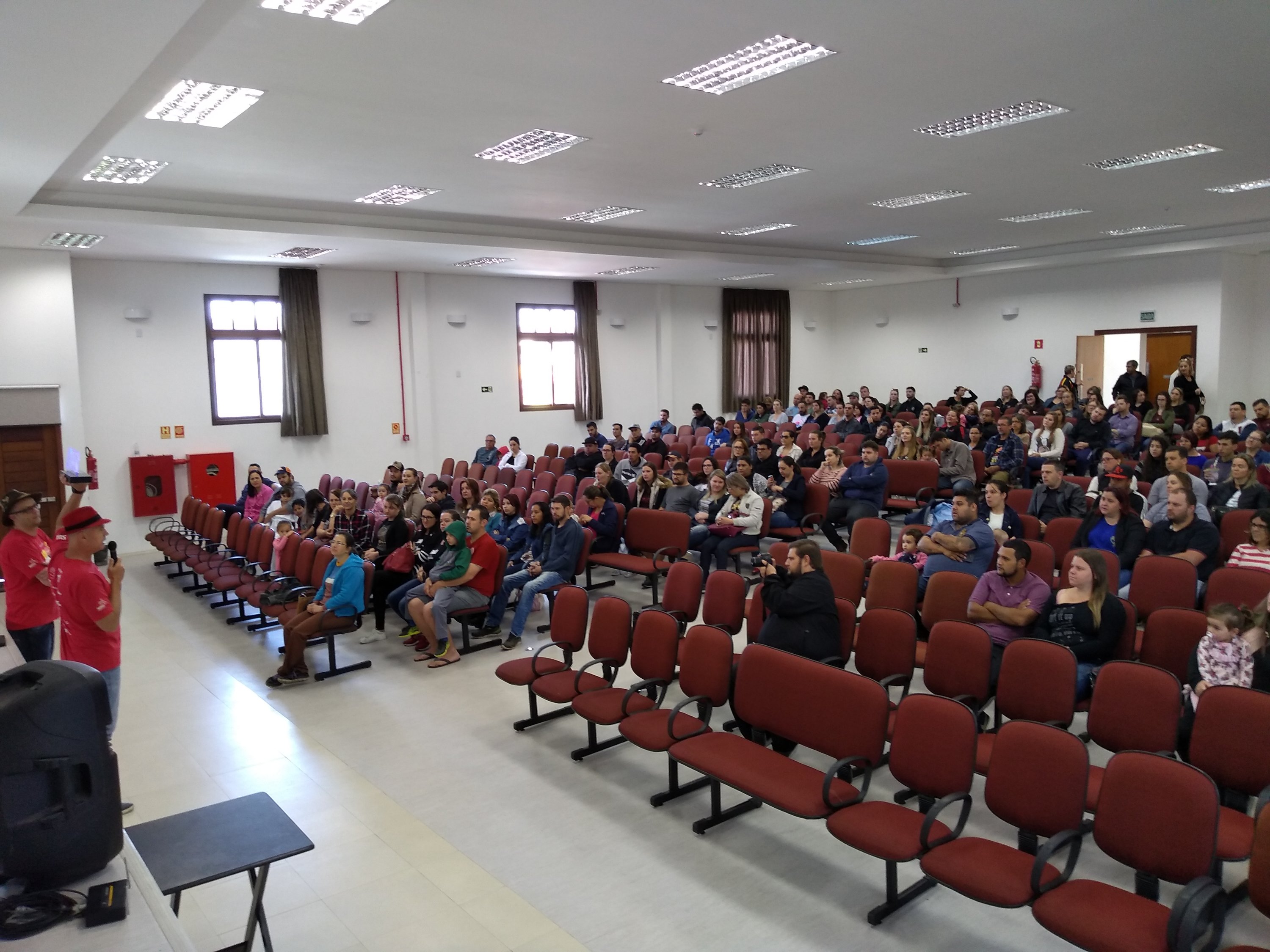 Voluntários recebem kits com novidades para a Oktoberfest de Igrejinha