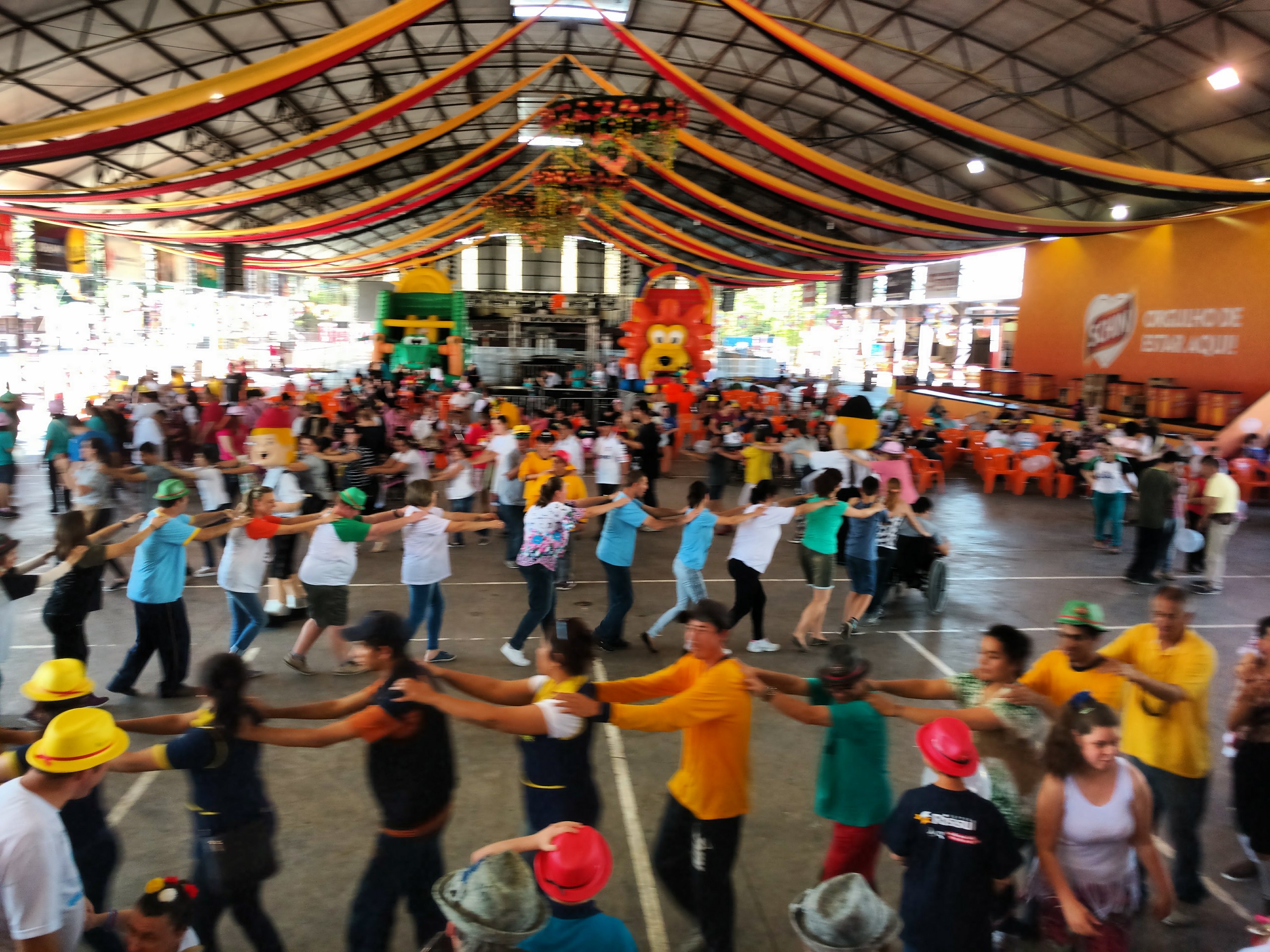 Um dia para aprender com as diferenças e se divertir com as semelhanças na Oktoberfest