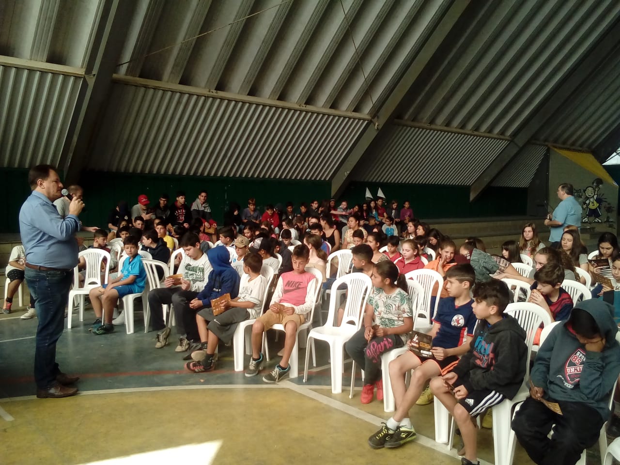 Palestras em escolas alertam sobre o combate a dengue em Parobé