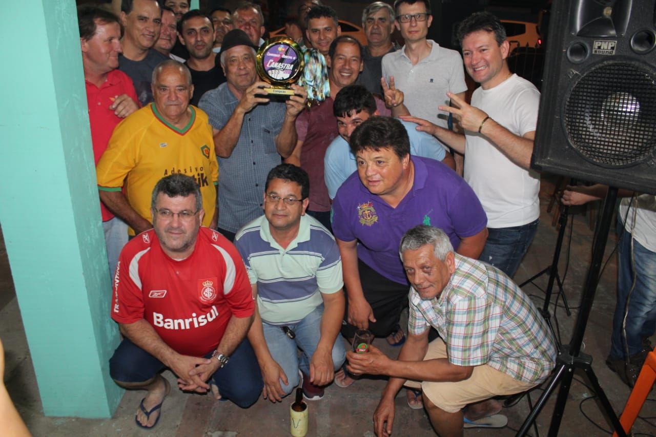 Associação de Moradores do Vila Nova é tricampeão de Canastra em Igrejinha