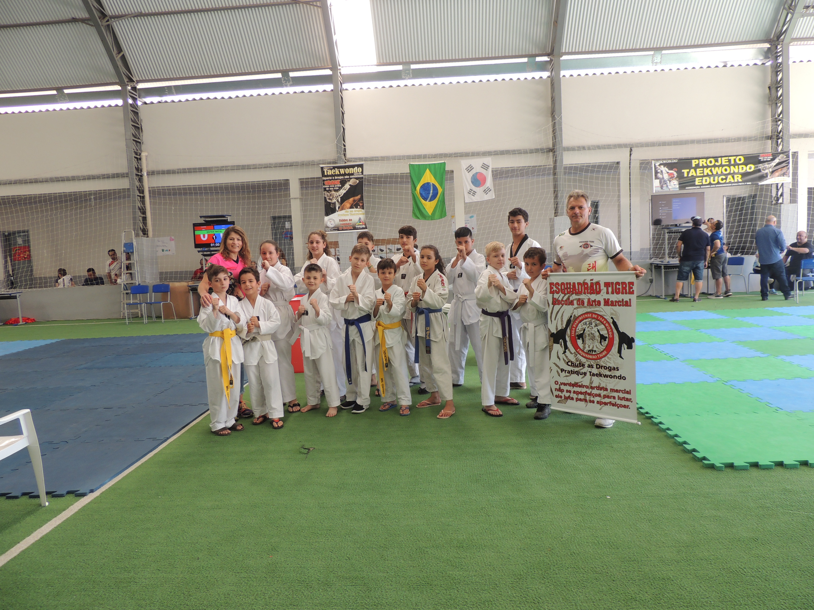 Equipe de Parobé conquista troféu no taekwondo