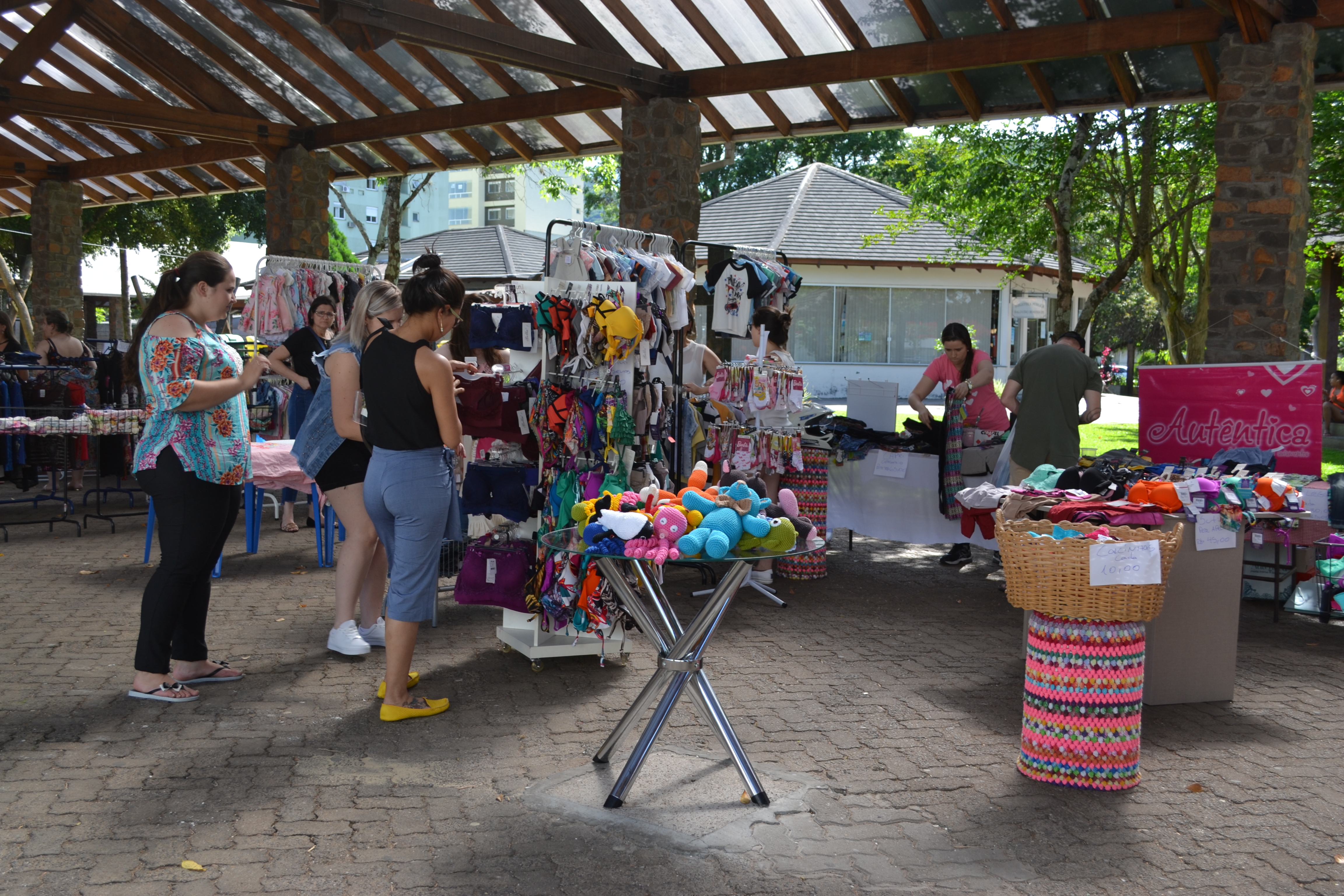 Domingo foi dia de antecipar as compras de fim de ano em Três Coroas