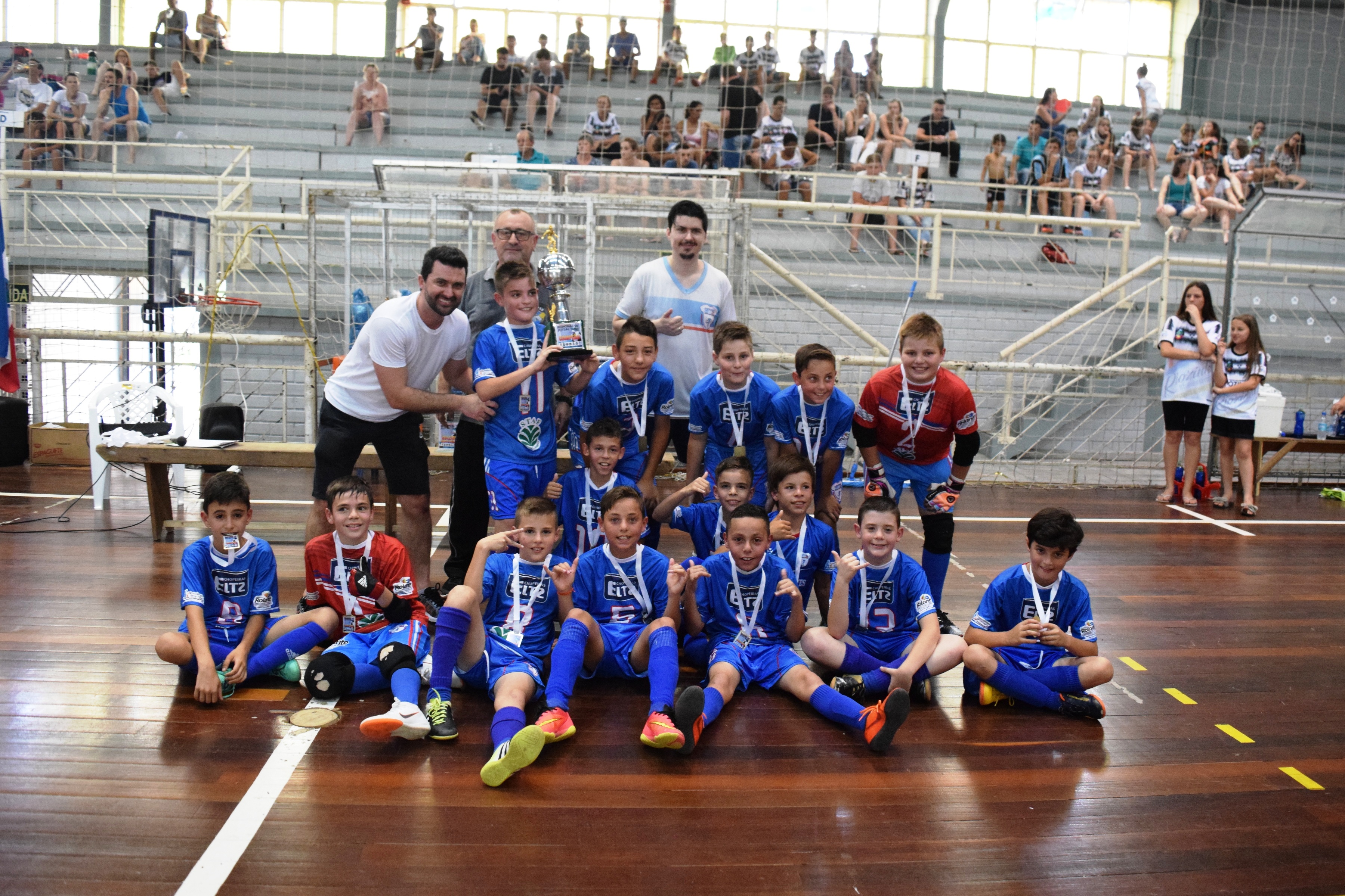 Categoria Sub 11 da Escola Futsal Rolante é bicampeã da Copa Regional de Futsal