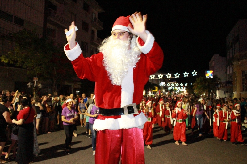 Veja mais de 90 FOTOS da abertura do Natal Mágico de Taquara