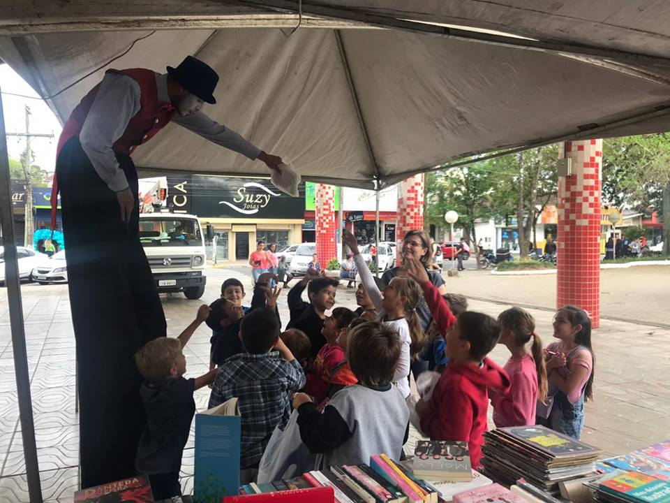 Feira do Livro de Parobé segue até o sábado