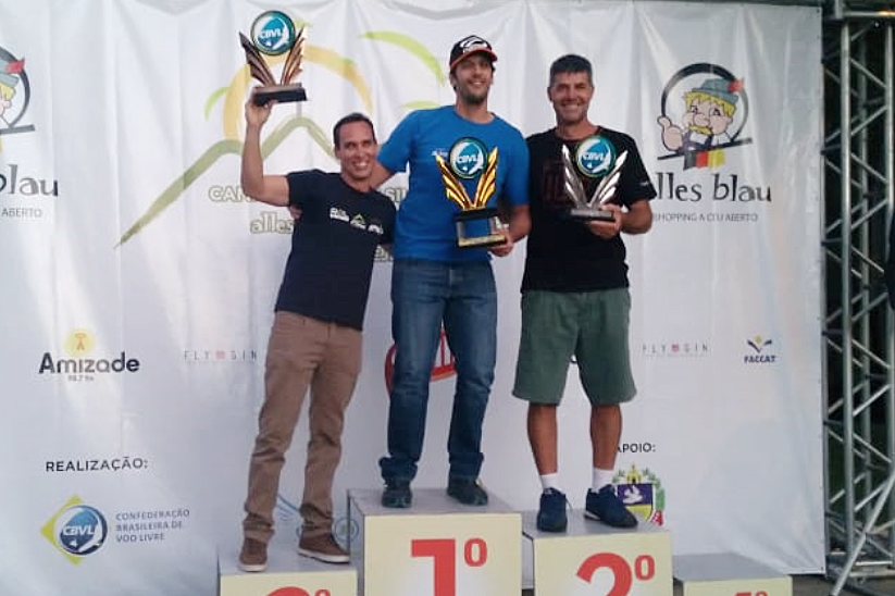 Rafael Saladini é bicampeão brasileiro de Parapente em Igrejinha