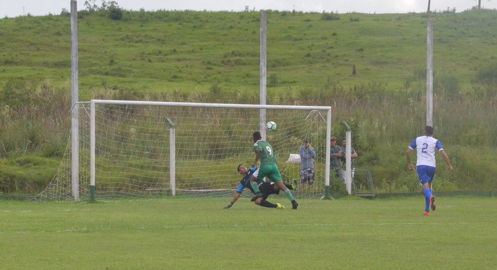Esportivo e Guarani largam com vantagem nas finais do futebol em Parobé; veja fotos
