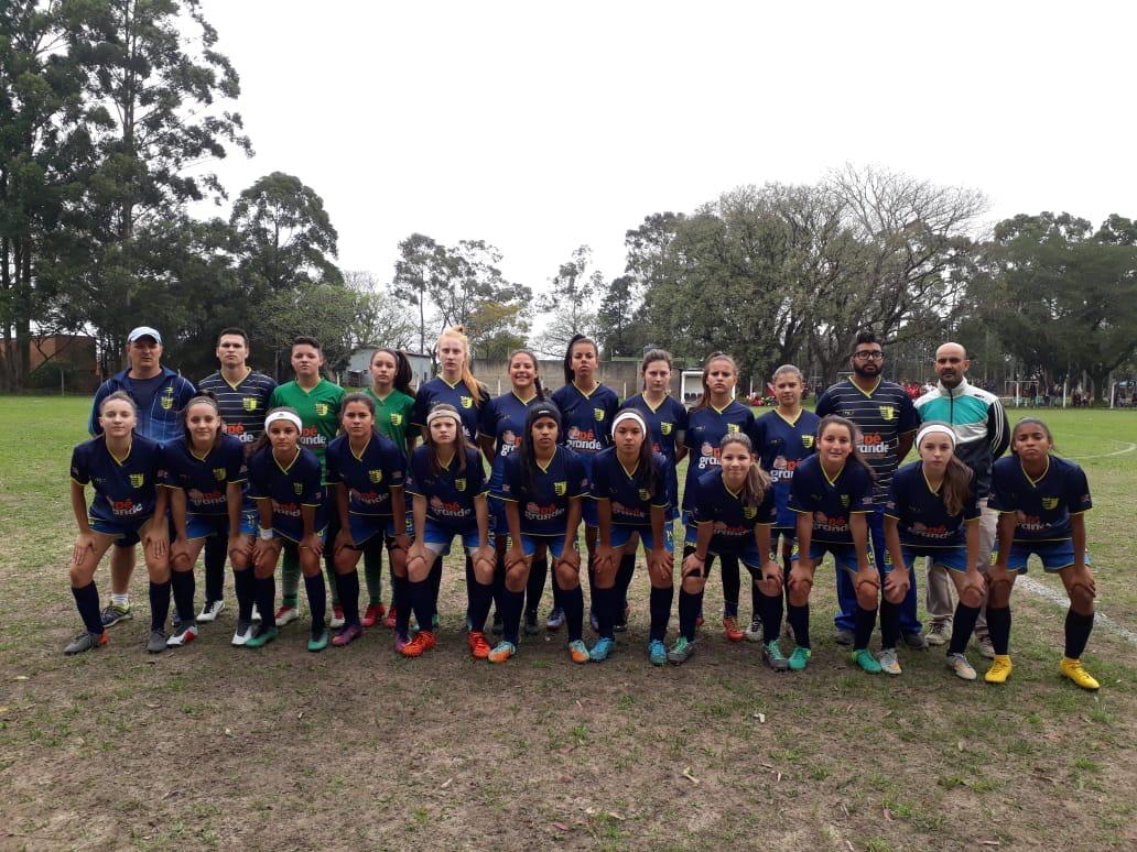 Atletas de Parobé embarcam para disputa do Brasileiro Sub-14 na Bahia