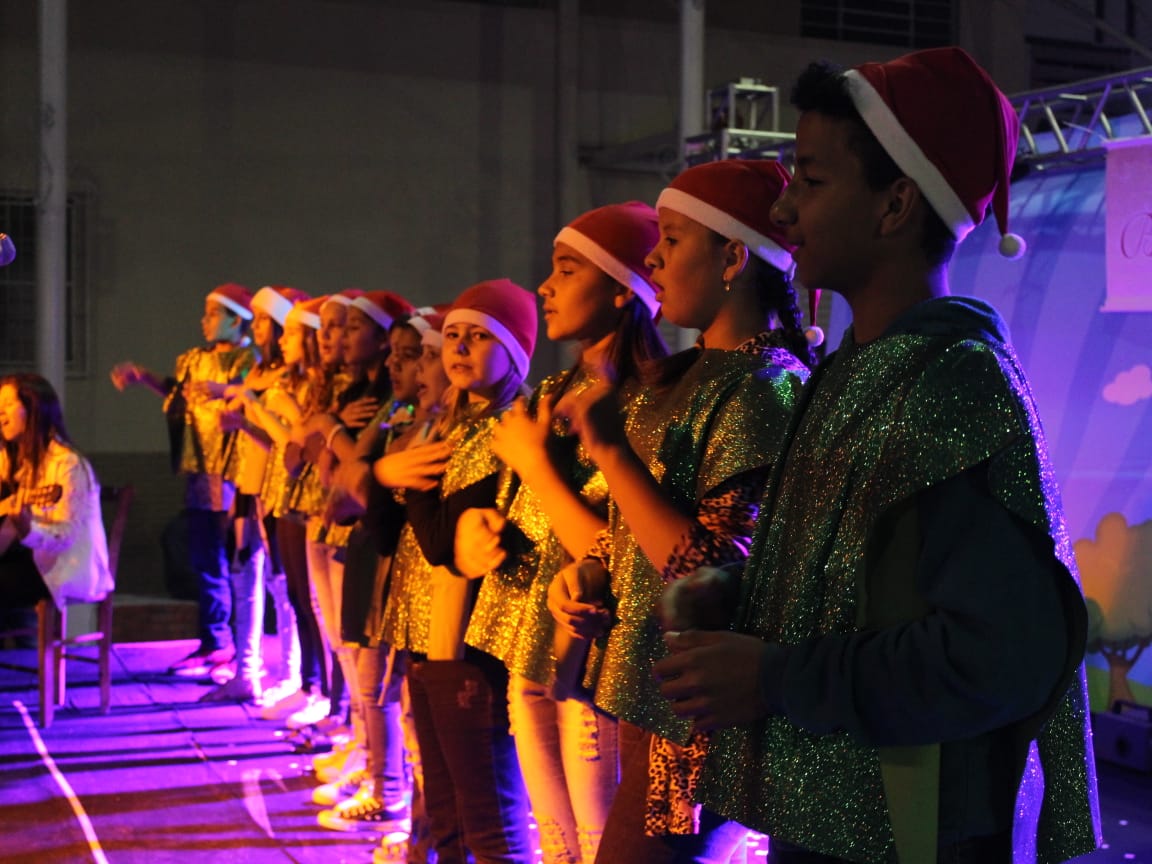 Magia do Natal Voluntário lotou Rua Coberta de Igrejinha