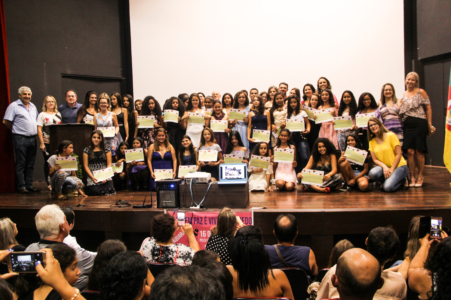 Formatura do projeto Meninas Cidadãs integra os 16 Dias de Ativismo pelo Fim da Violência contra a Mulher
