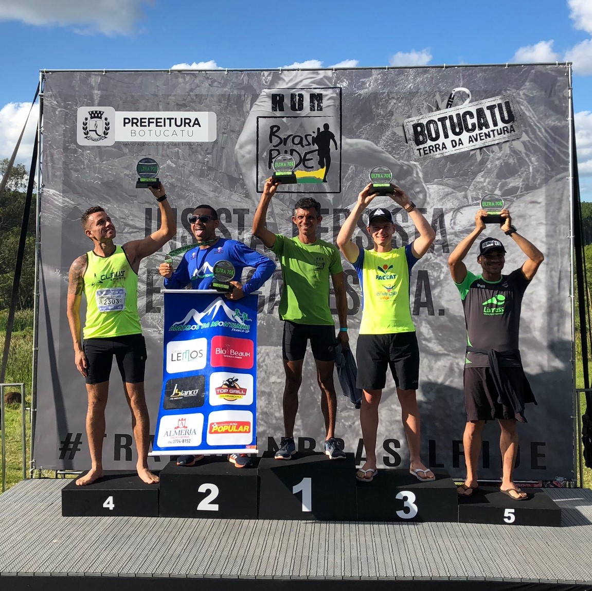 Atletas da Faccat/Energia Vital pódio em São Paulo