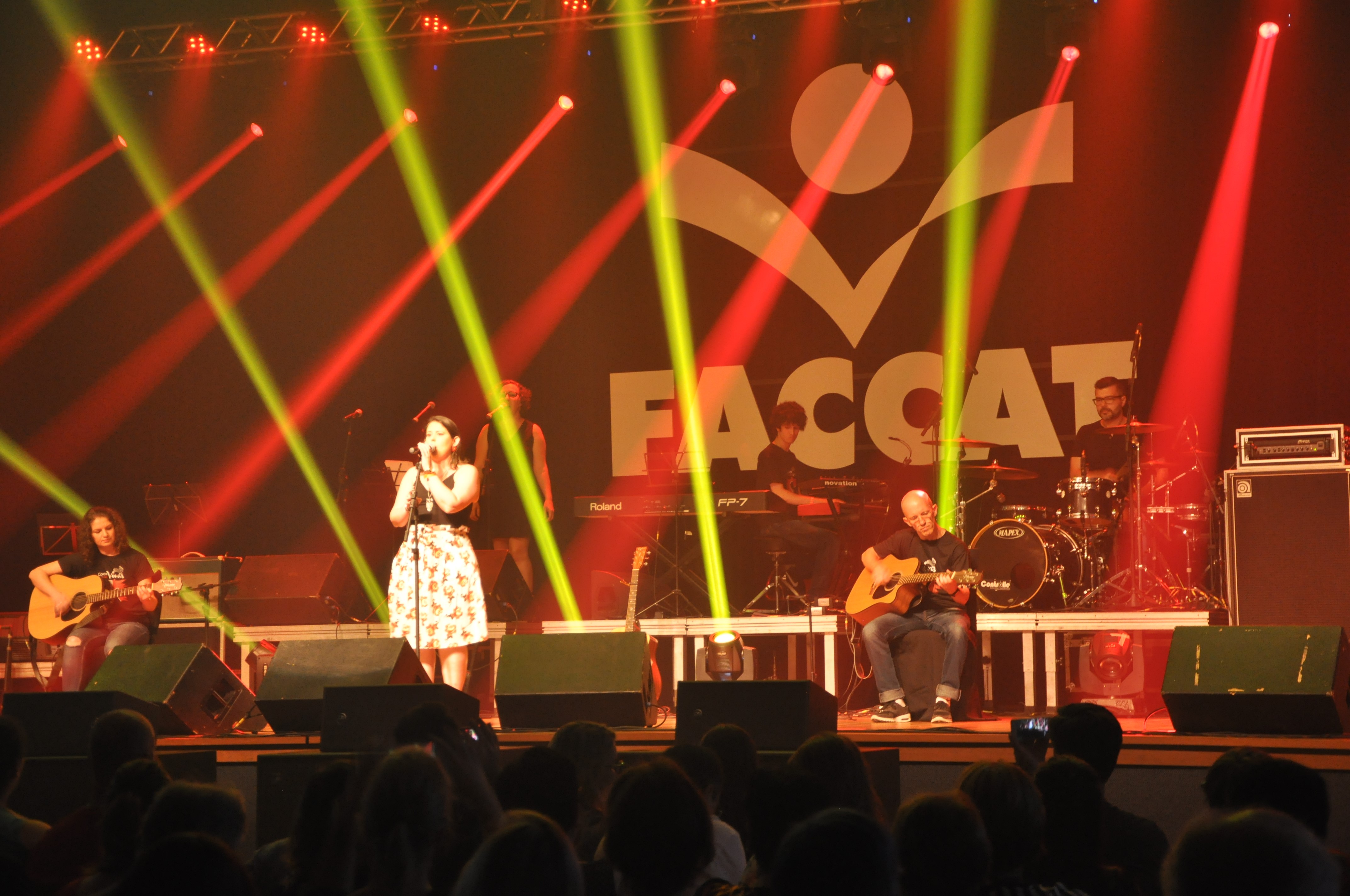 Cordas Vivas empolga público em primeira noite de apresentações