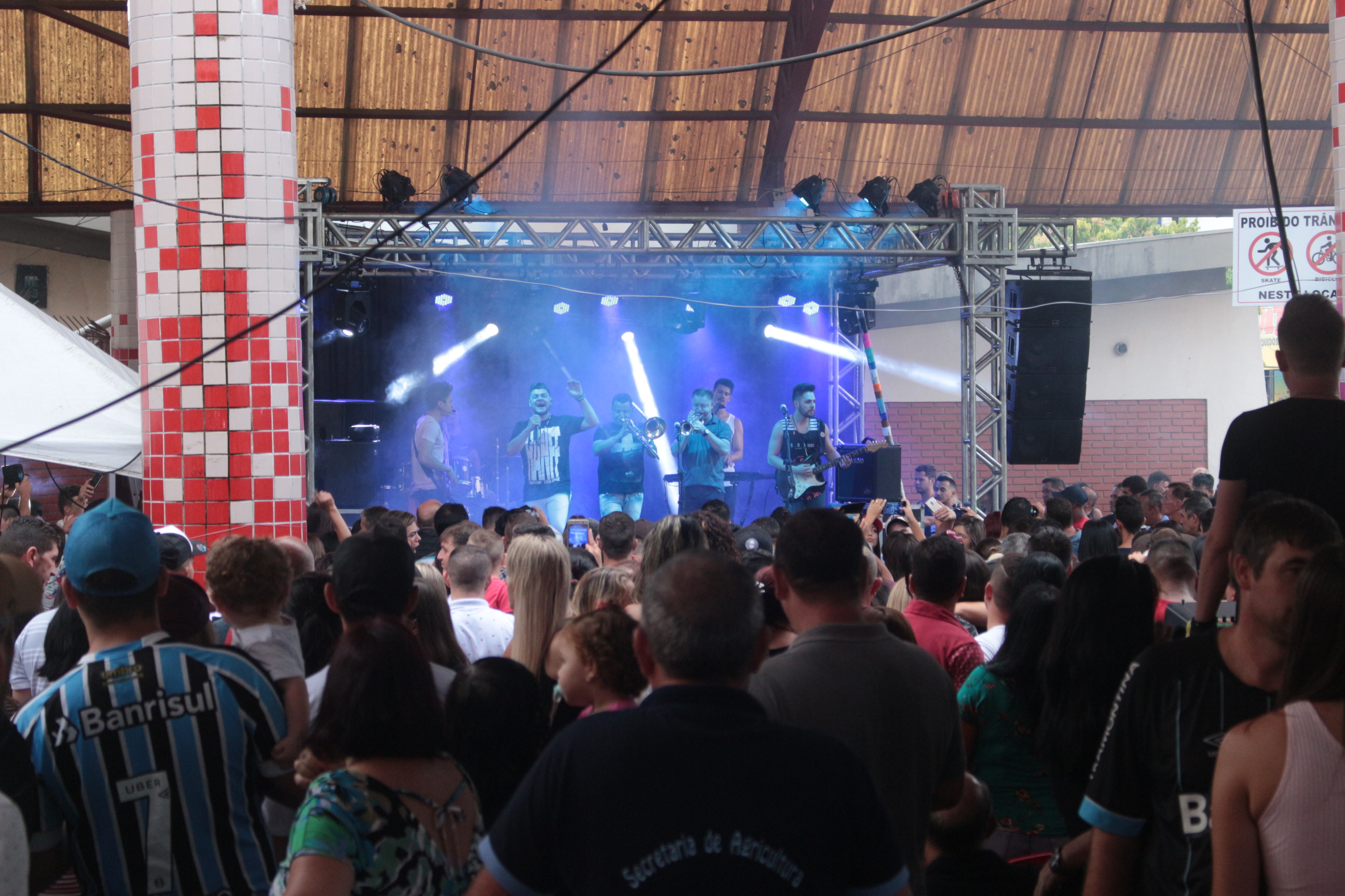 Festa da Melancia comercializou 93 toneladas da fruta em Parobé; saiba quem ganhou Jogos Rurais