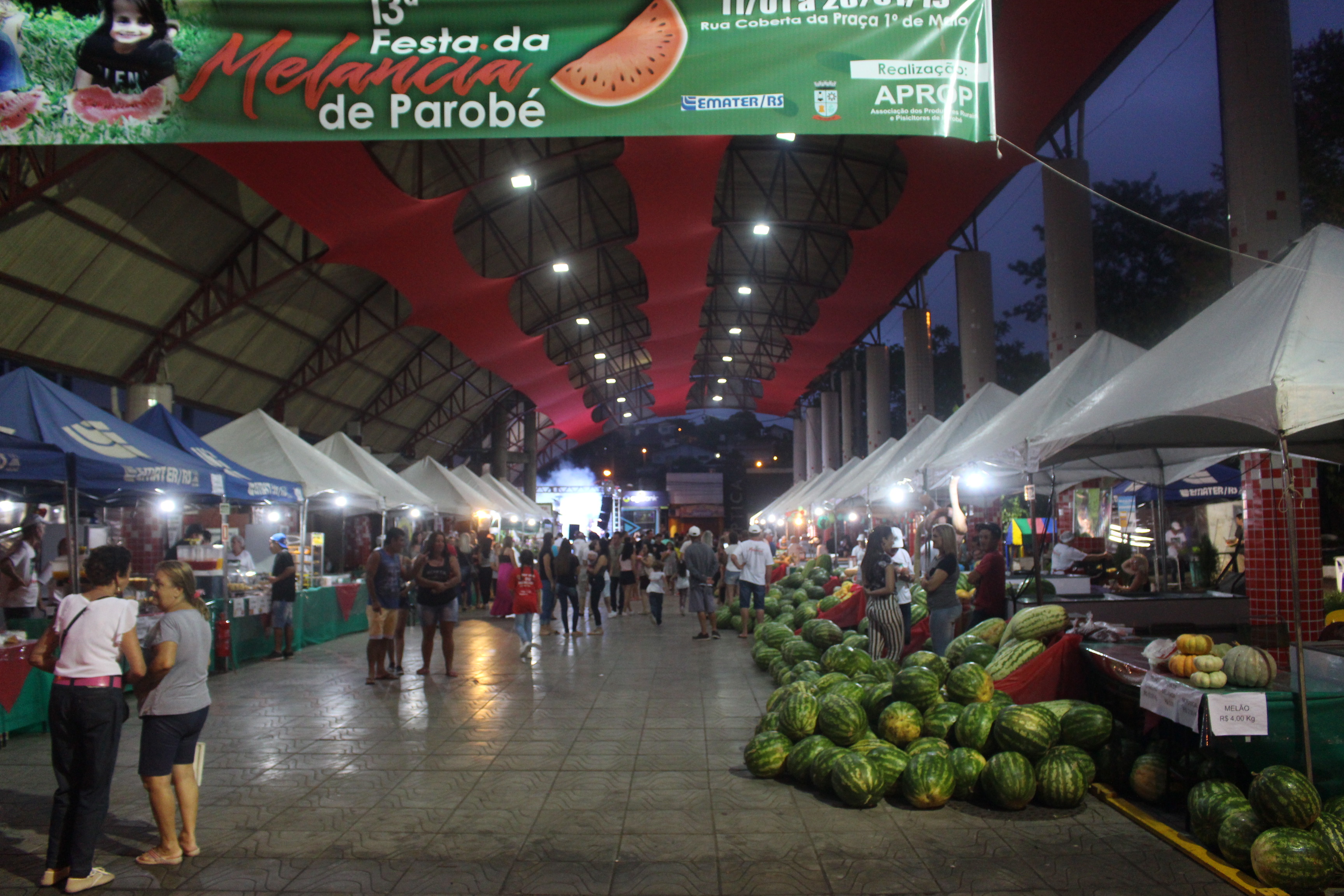 Festa da Melancia de Parobé tem sequência com noite gospel nesta segunda-feira