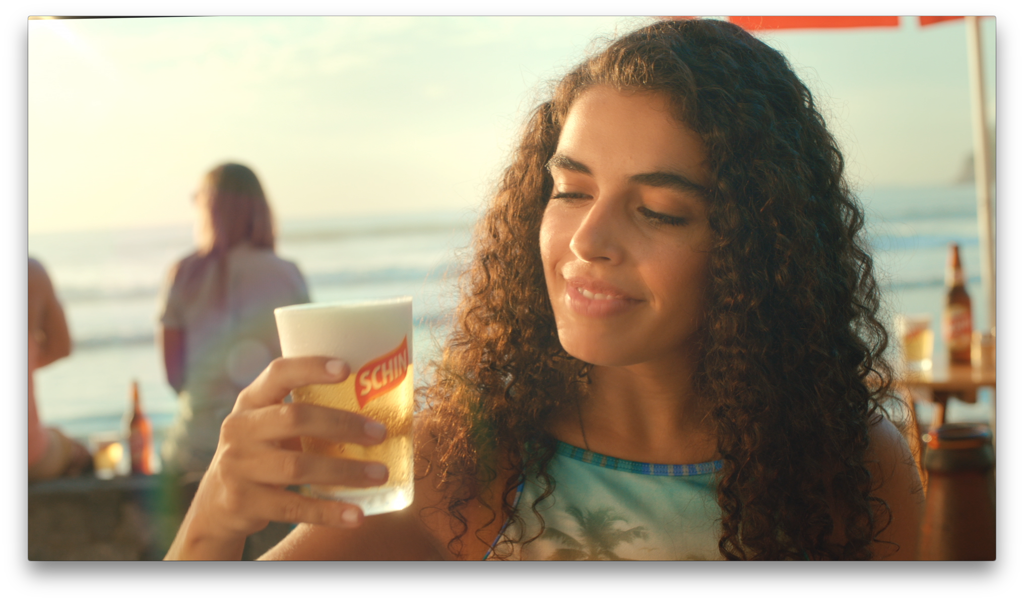 Em nova campanha, Schin destaca processo de produção e controle de qualidade como diferenciais