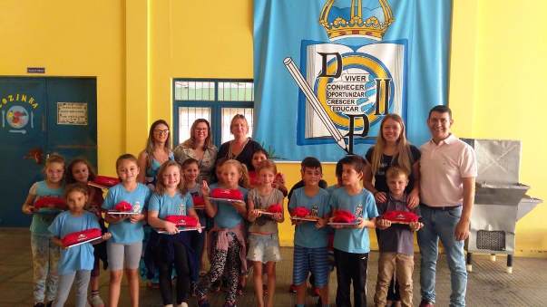 Estudantes de Três Coroas ganham material escolar