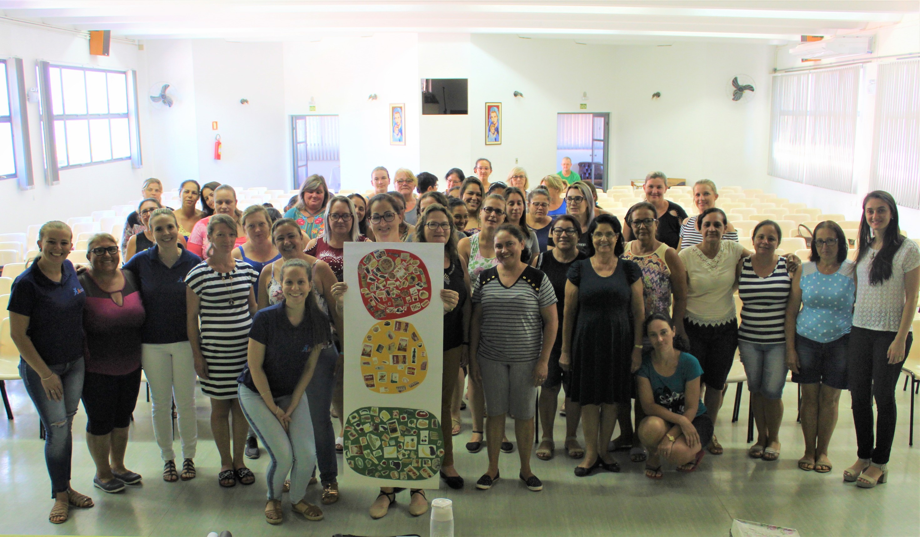 Serventes merendeiras recebem preparação para volta às aulas em Rolante