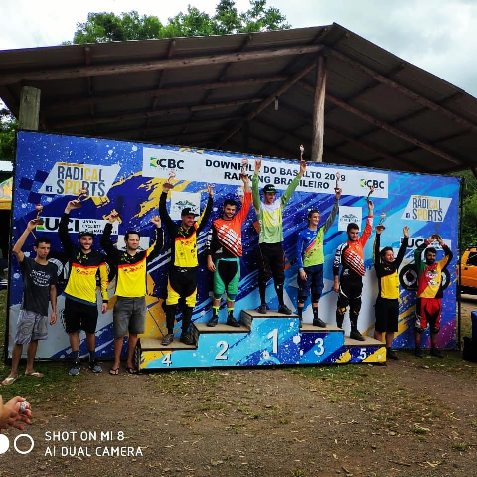 Atletas da ATAC/Camptrail conquistam pódios em prova de Downhill