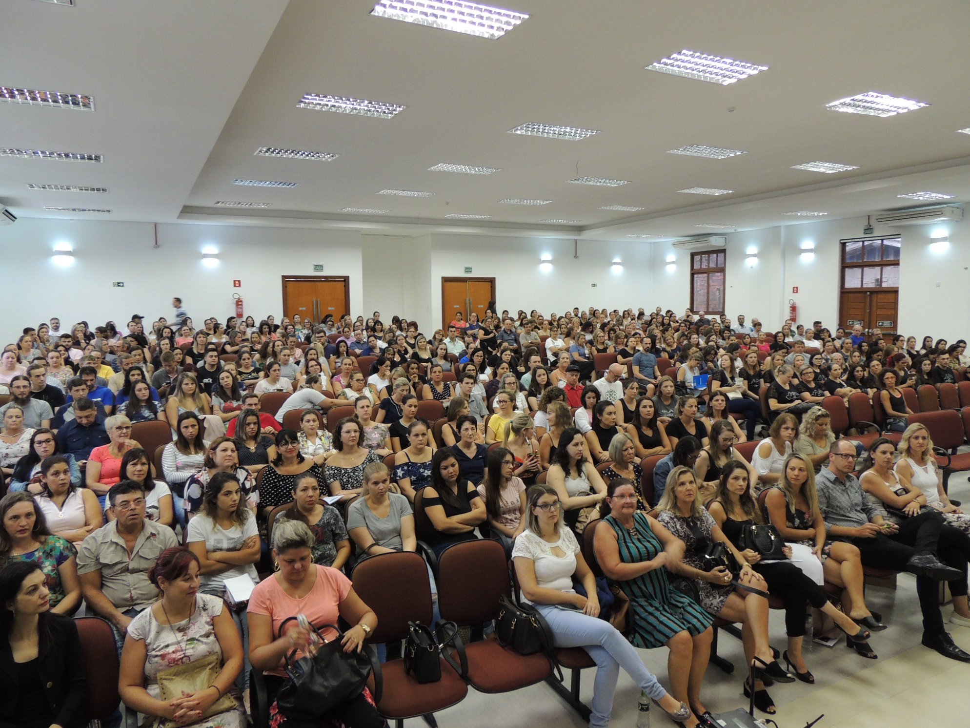 Igrejinha recepciona professores e funcionários para abertura do ano letivo