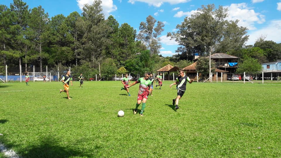 Definidos classificados às quartas de finais do Praiano de Taquara