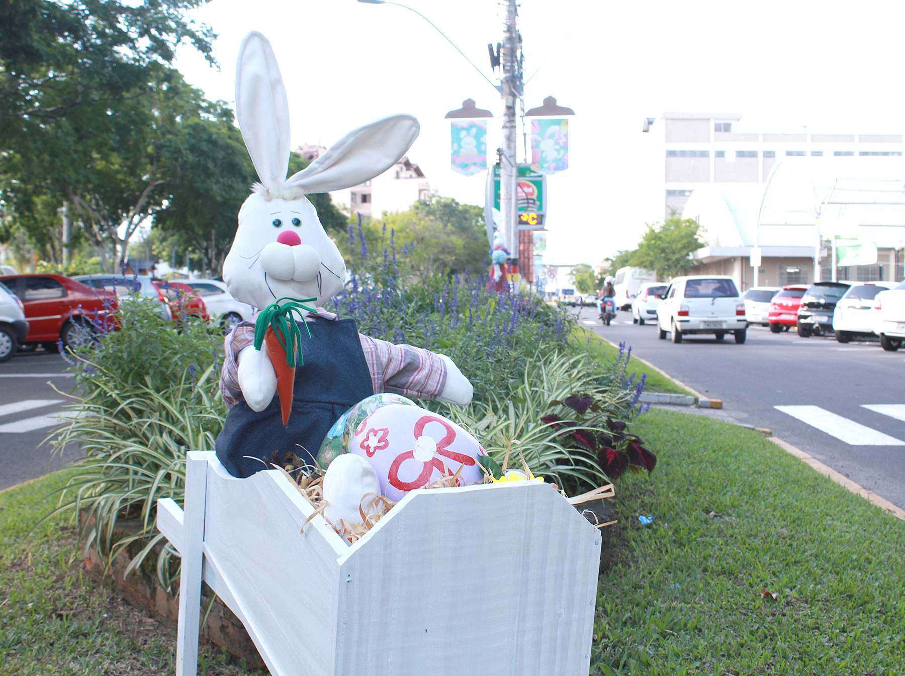 Páscoa Voluntária colore Igrejinha