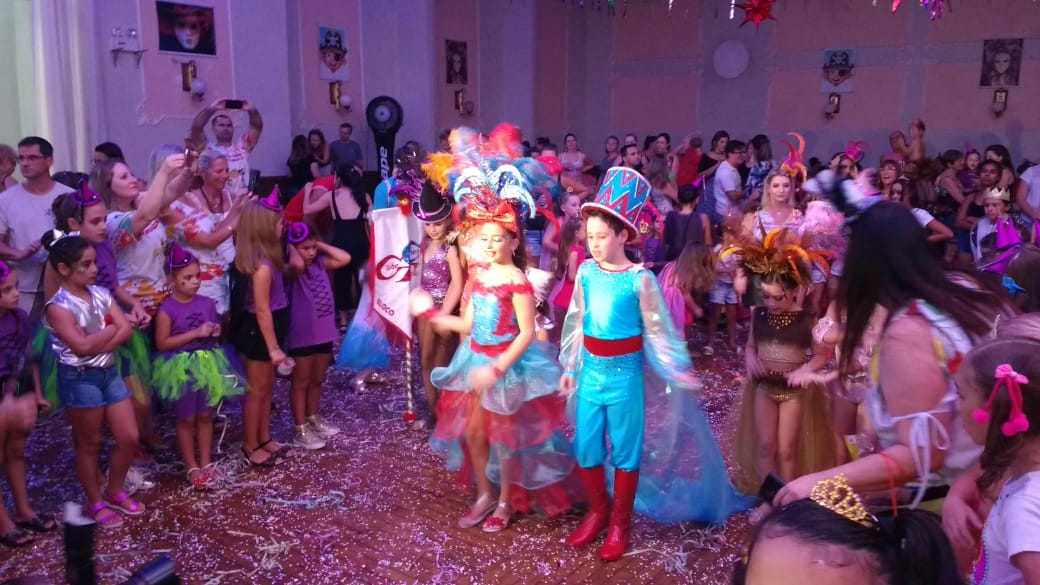 Tarde animada, de salão lotado, no Carnaval Infantil 2019
