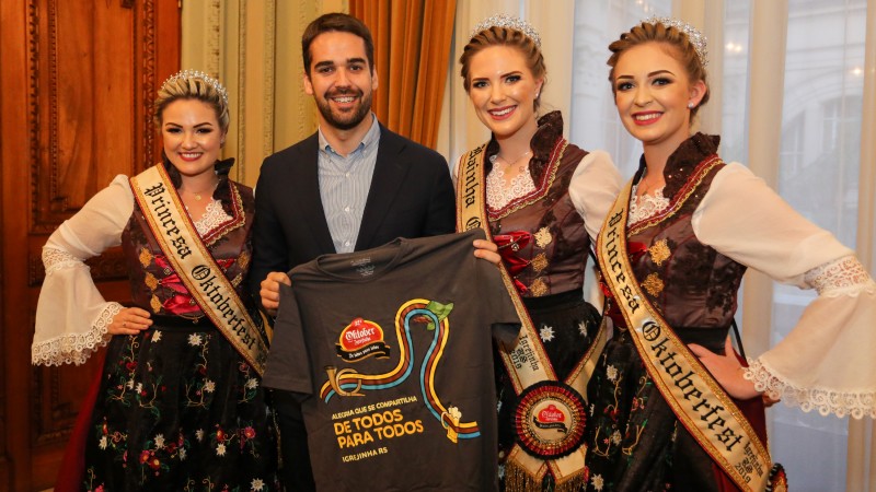 Eduardo Leite marcará presença na abertura oficial da Oktoberfest de Igrejinha