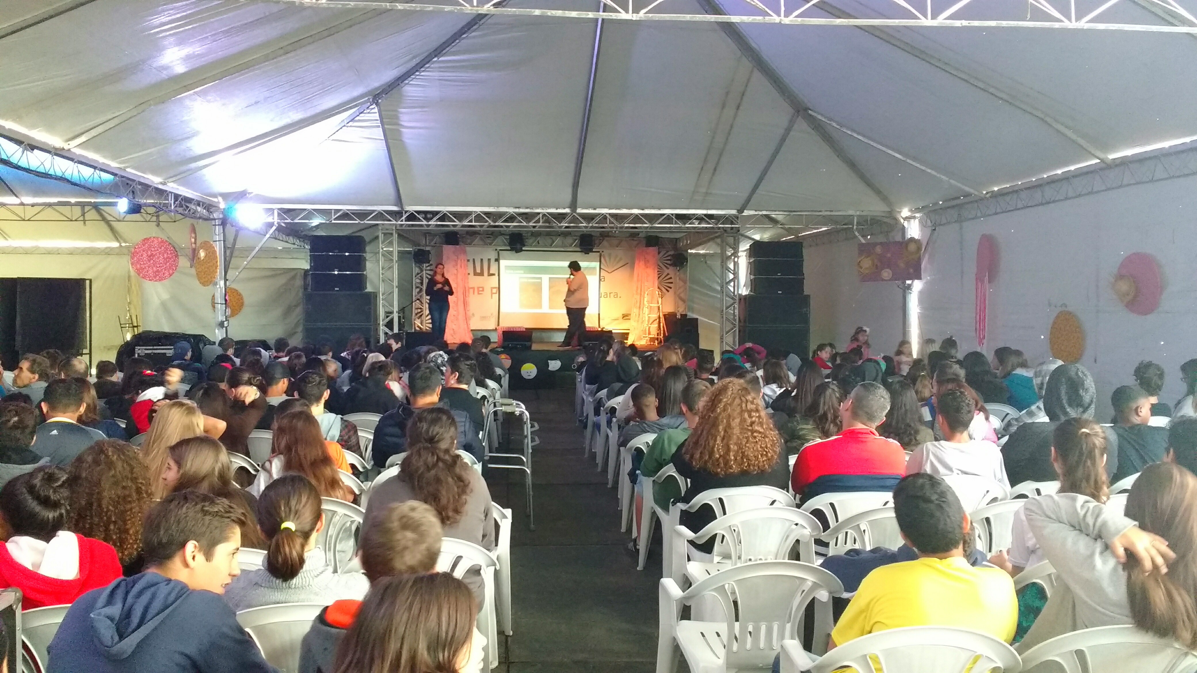 Doze horas diárias de cultura: Aberta a Feira Literária de Taquara