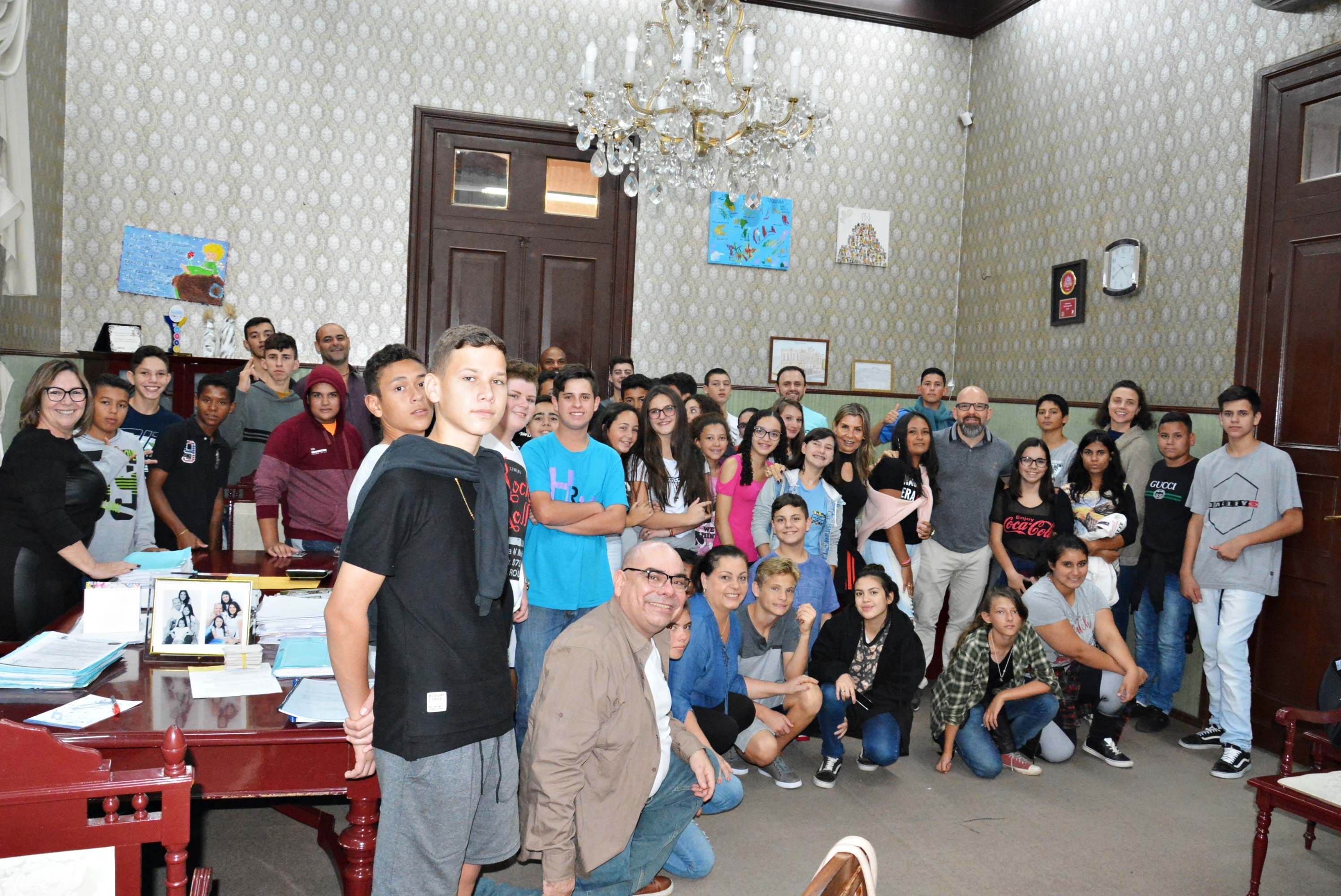 Alunos da EMEF João Martins Nunes se reúnem com o prefeito e os vereadores de Taquara