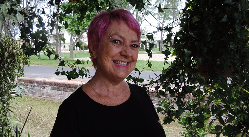 Marisabel Lehn lançará segunda edição de livro de poesias no Sarau com Café