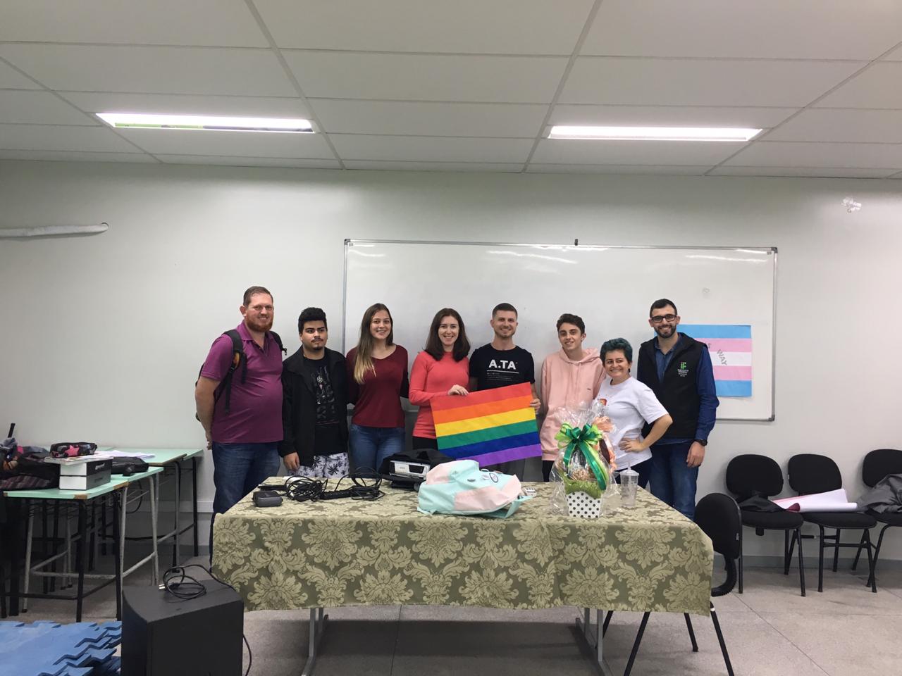 IFRS Campus Rolante realiza ação educativa de combate à LGBTQ+fobia