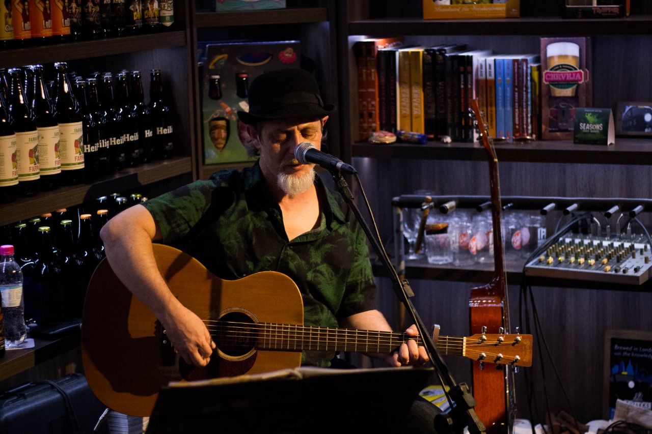 Sexta tem Arte apresenta o músico Renato Velho em Taquara