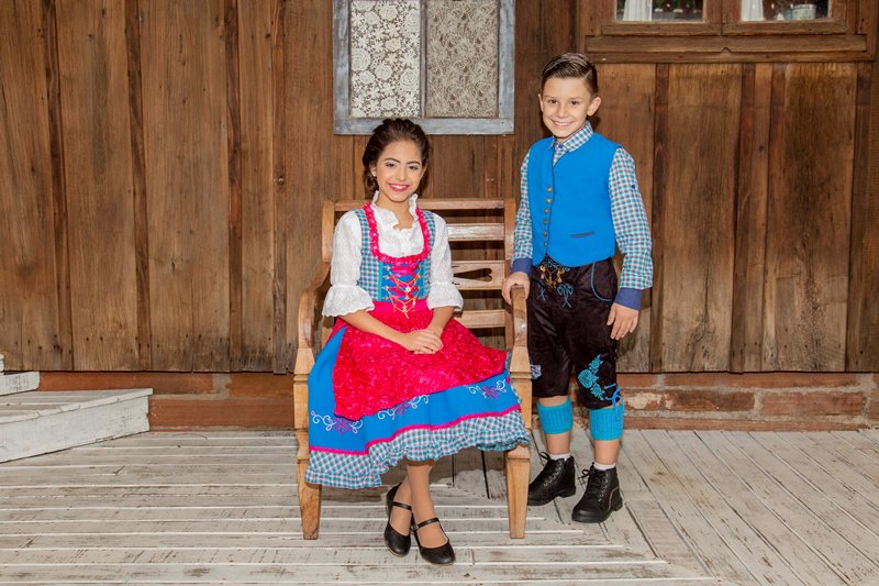 Corte infantil da Oktober de Igrejinha tem traje apropriado para se divertir