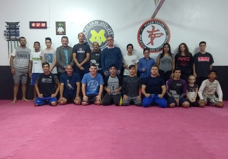 Projeto social gratuito ensina jiu jitsu para jovens de Santa Cristina do Pinhal