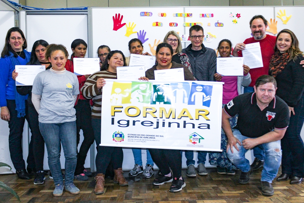 Formar Igrejinha certifica concluintes do curso de camareira