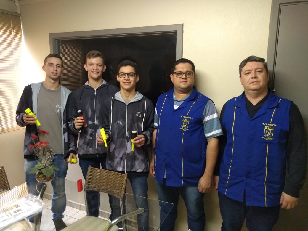 Estudantes do Cimol criam protótipo de próteses para cães que sofreram amputações