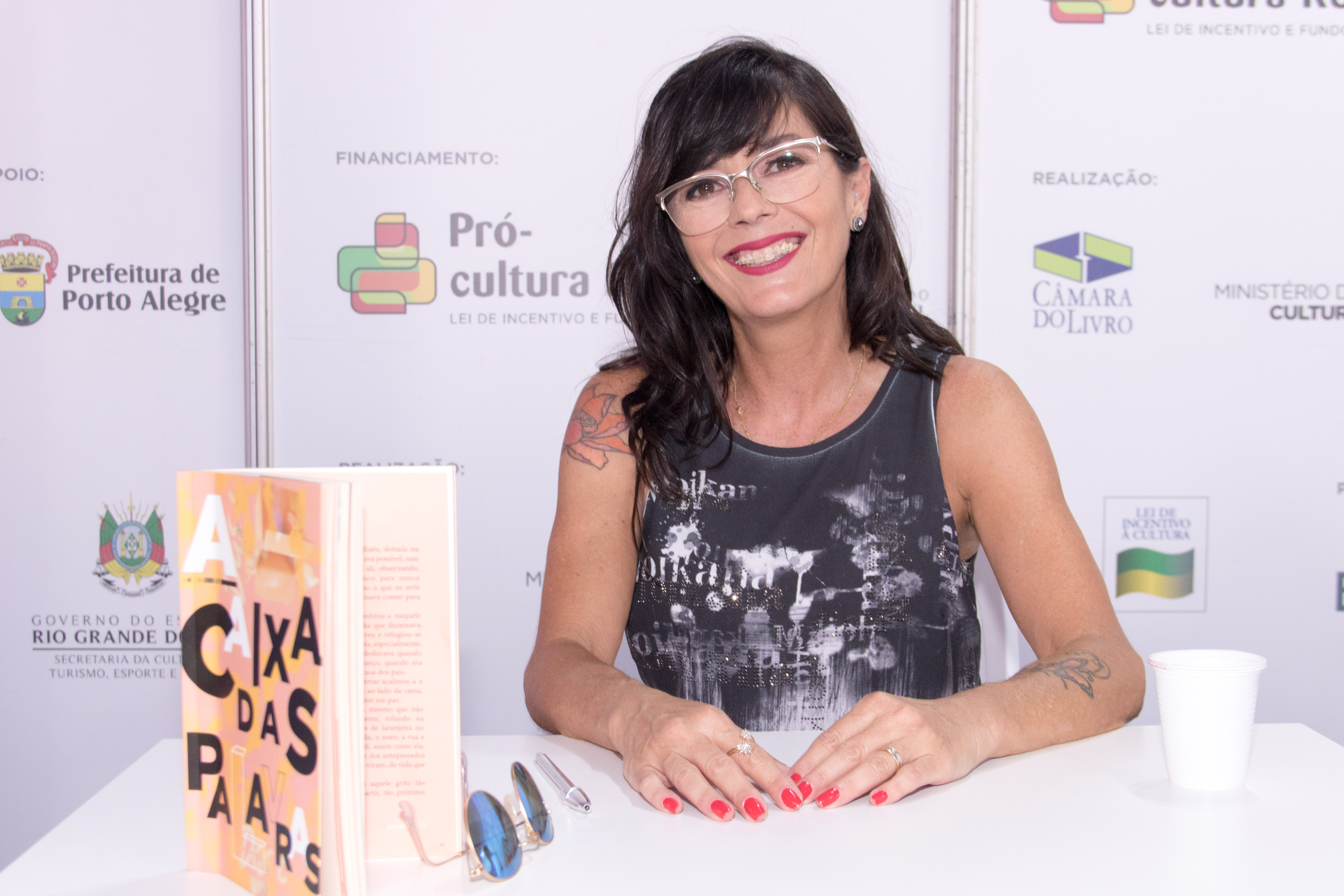 Jovens descobrem e se encantam com A Caixa das Palavras