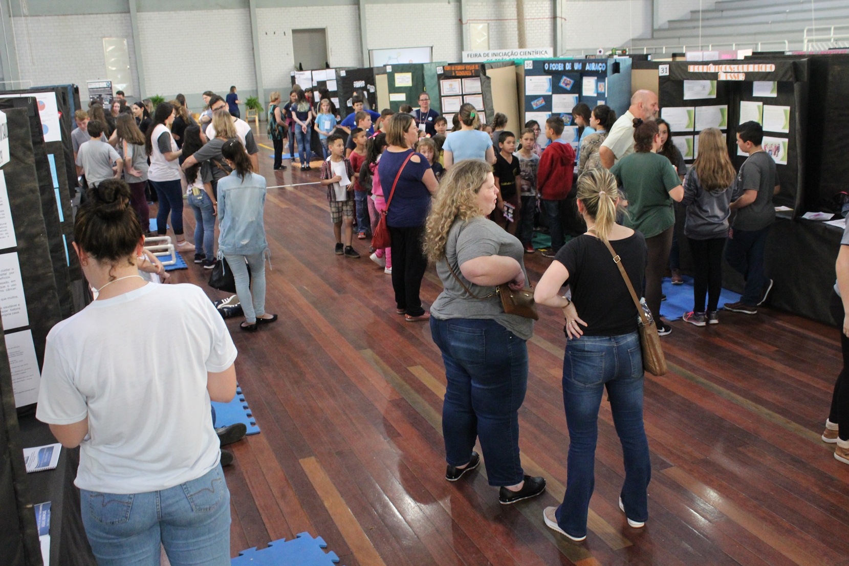Feira reúne 40 projetos científicos de estudantes em Três Coroas