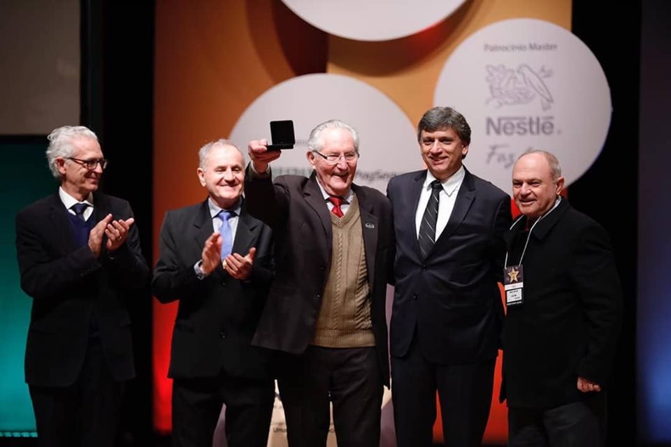 Expoagas 2019 inicia com homenagens e apoio às reformas políticas