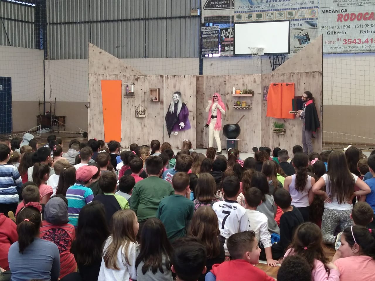 Secretaria de Educação e Sesc, de Parobé, promovem peça teatral para alunos das séries iniciais da cidade