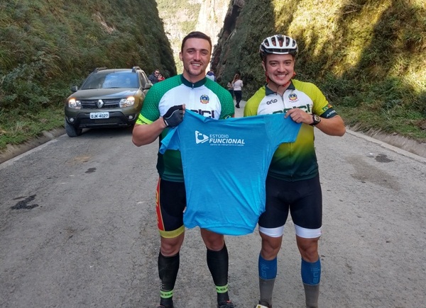 Igrejinhenses partem em aventura de bike até Blumenau divulgando a Oktober